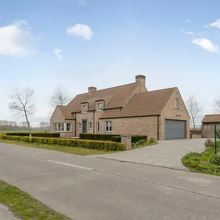 Huswell - Family House With A Beautiful View In Damme וילה