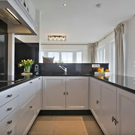 Huswell - Family House With A Beautiful View In Damme ברוז'