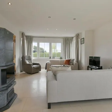 Huswell - Family House With A Beautiful View In Damme