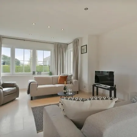 וילה Huswell - Family House With A Beautiful View In Damme ברוז'