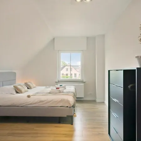 Huswell - Family House With A Beautiful View In Damme ברוז'